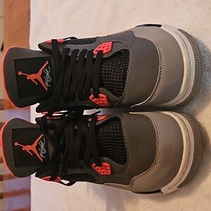 Air Jordan Flight 4 Infrared Sneekers